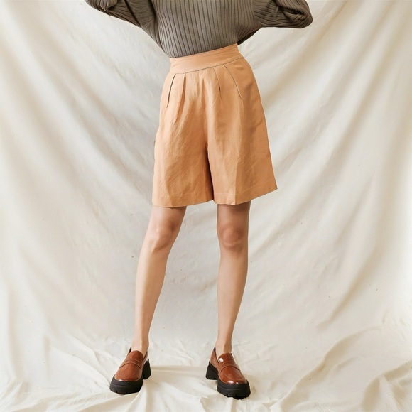 BUY NOW SALE Mo:vint Safari Linen Pleated Shorts - Picture 4 of 16